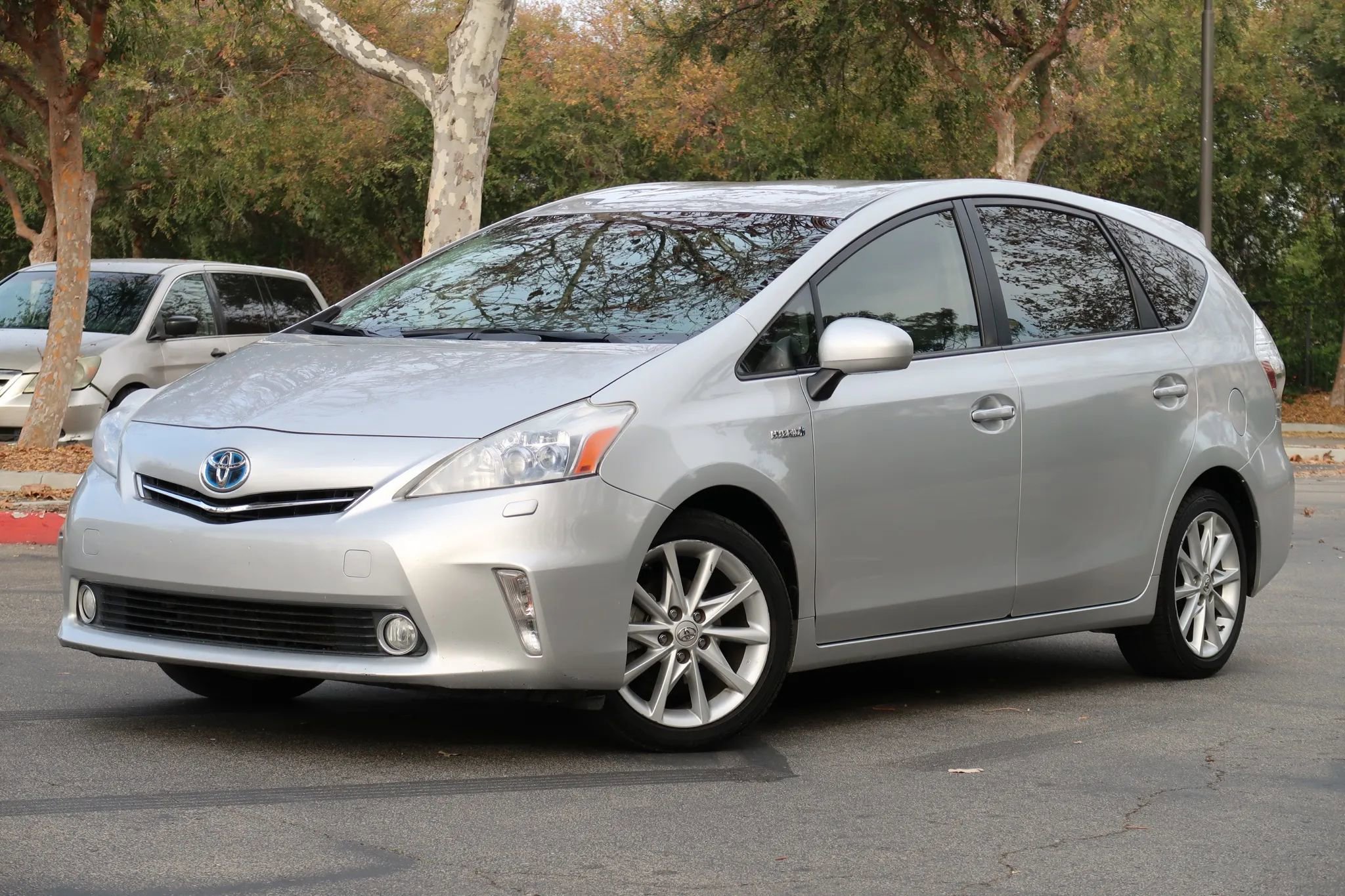 Used 2012 Toyota Prius V Five FWD image 2