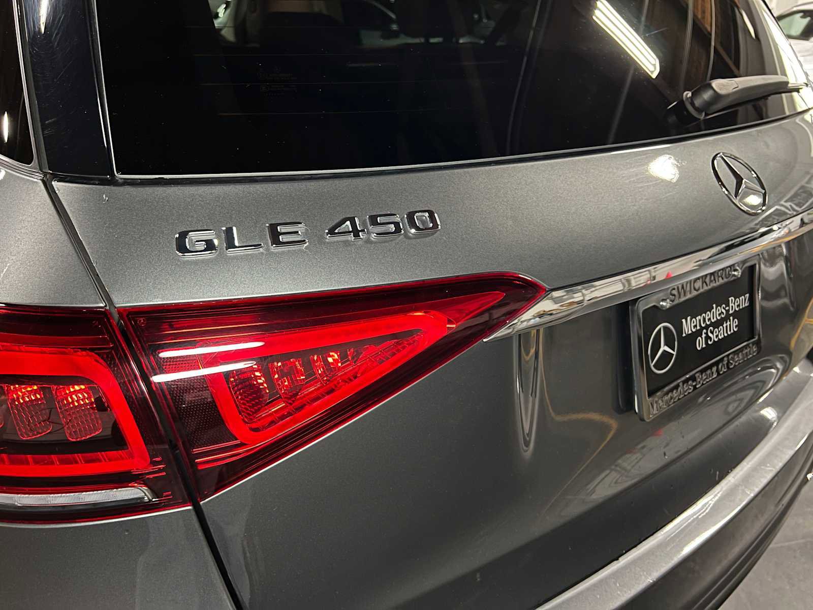 Used 2023 Mercedes-Benz GLE 450 4MATIC w/ AMG Line Exterior image 14