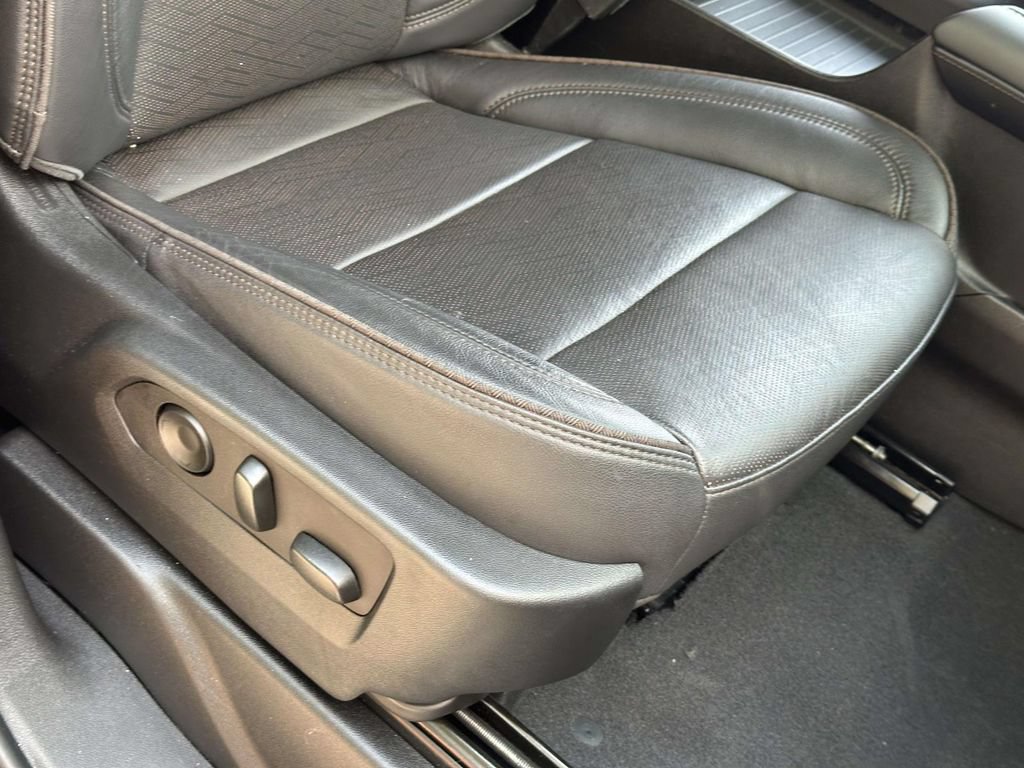 Used 2023 Chevrolet Suburban High Country AWD/4WD image 28