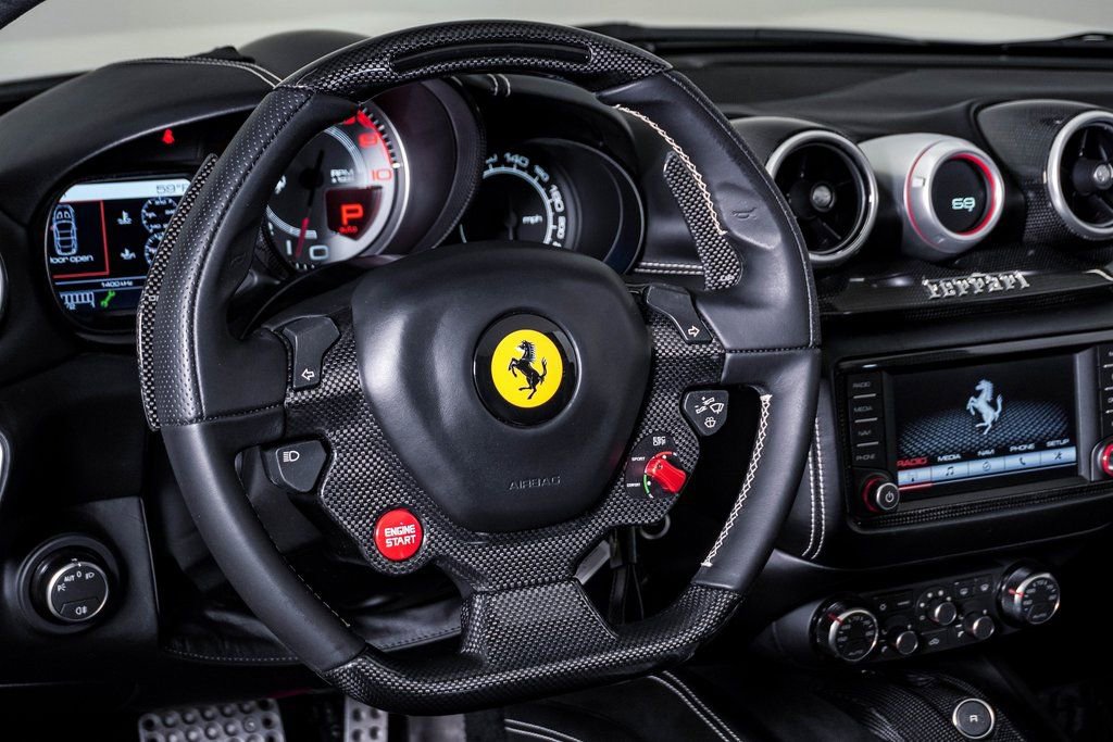 Used 2015 Ferrari California T image 27