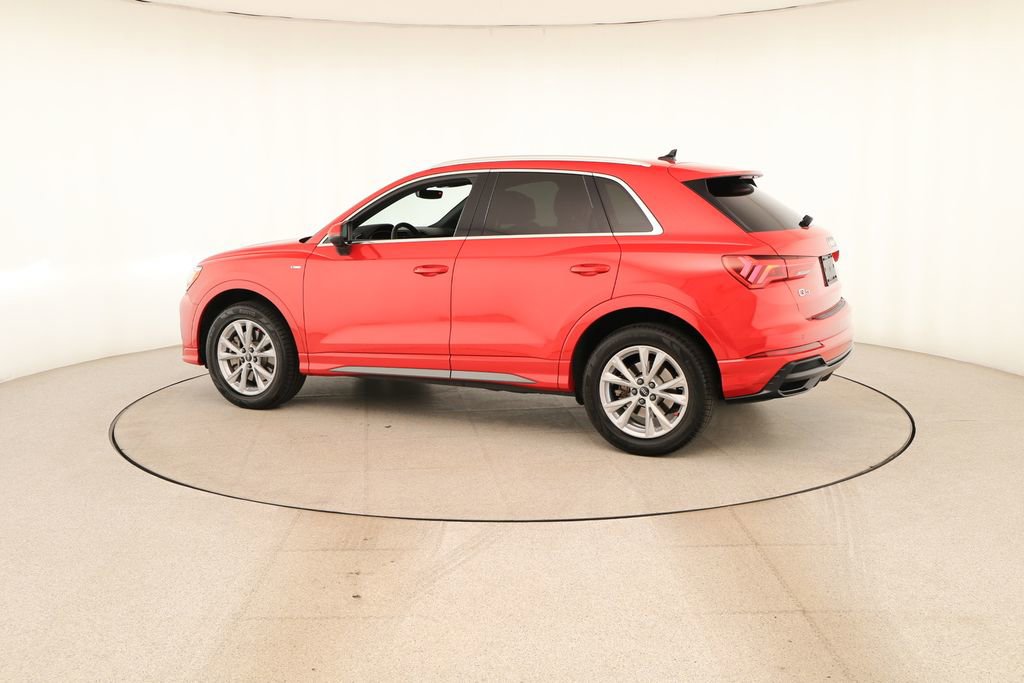 Certified 2022 Audi Q3 2.0T Premium w/ Convenience Package AWD/4WD image 3