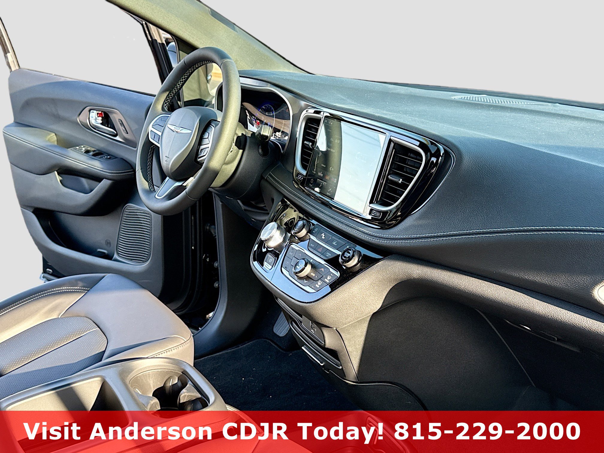 New 2026 Chrysler Pacifica Select AWD/4WD image 5