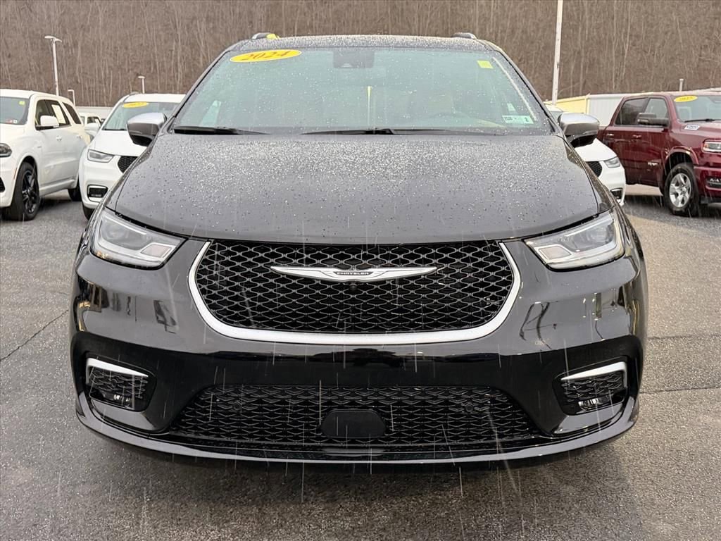 Used 2024 Chrysler Pacifica Pinnacle image 10