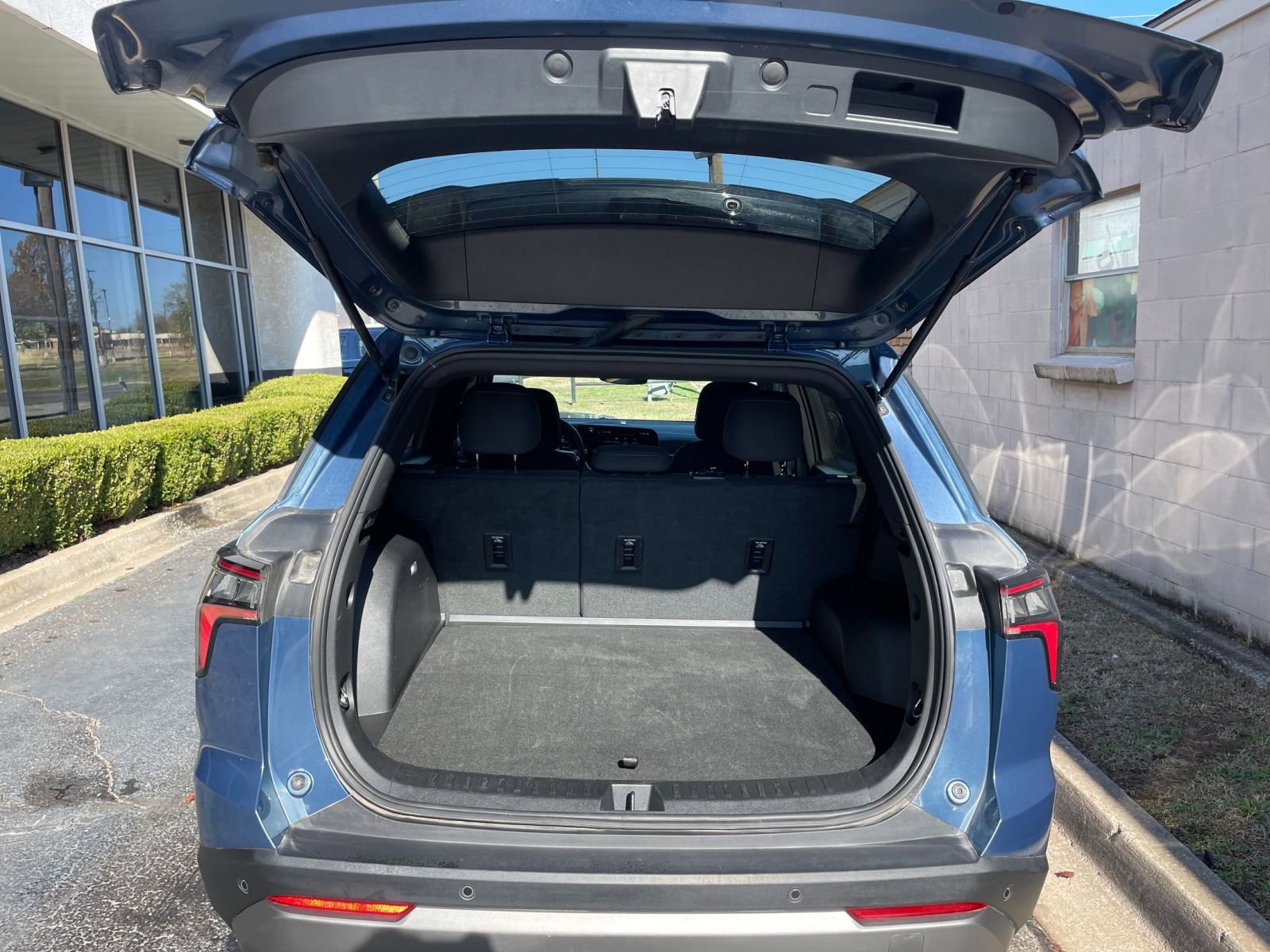 Used 2025 Chevrolet Equinox LT image 30