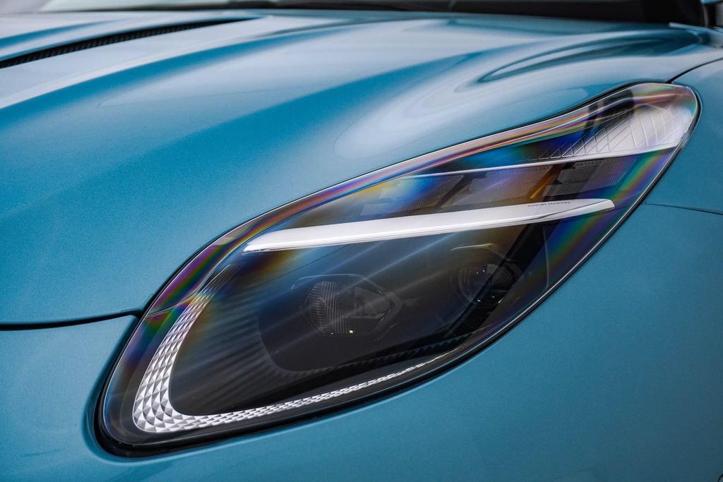 Used 2024 Aston Martin DB12 Convertible RWD image 6