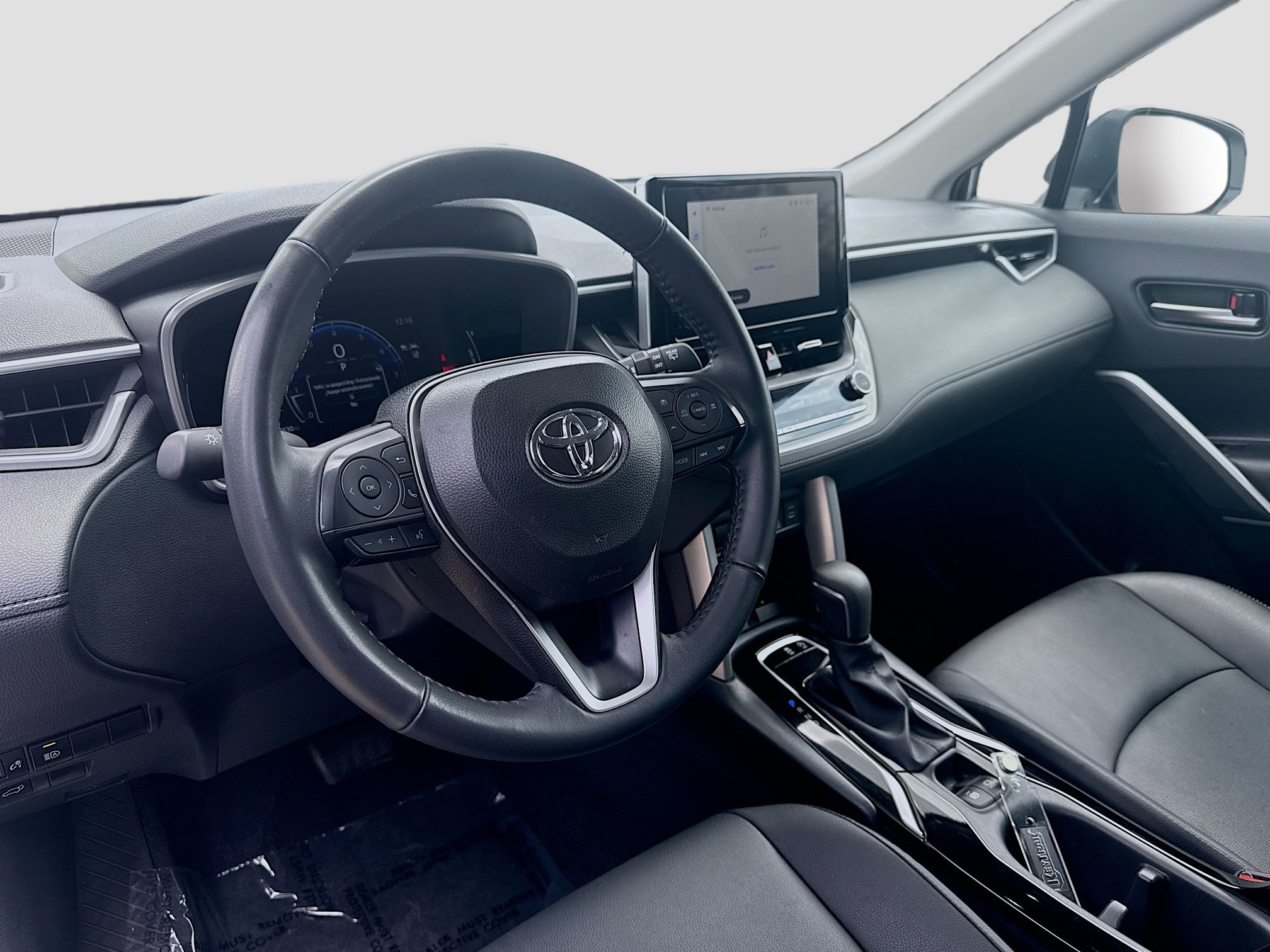 Used 2025 Toyota Corolla Cross XLE w/ Convenience Package AWD/4WD image 7