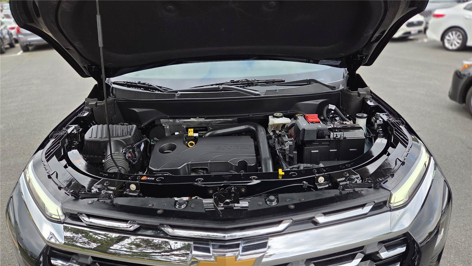Used 2025 Chevrolet Equinox LT AWD/4WD image 10