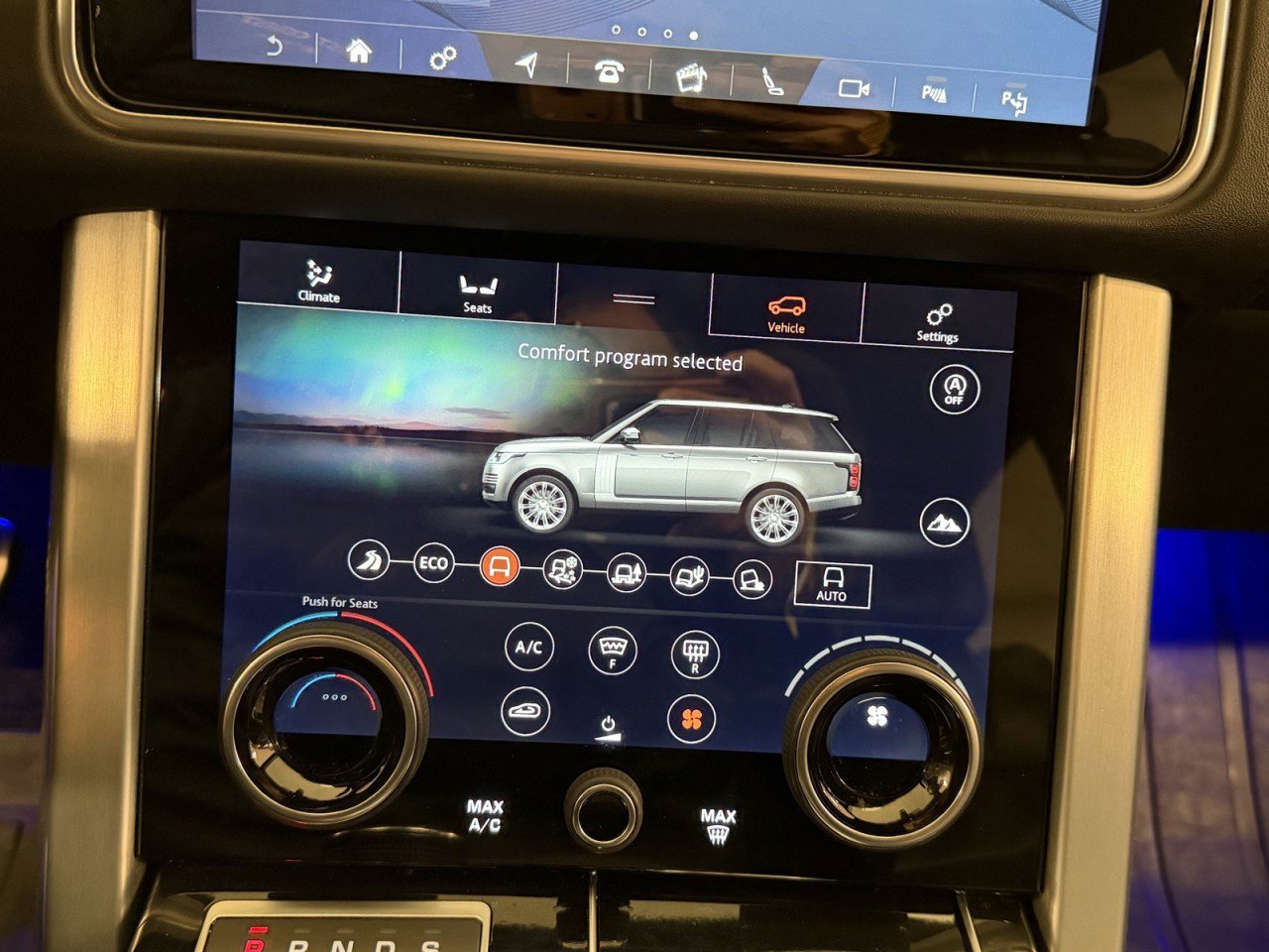 Used 2020 Land Rover Range Rover Autobiography image 27