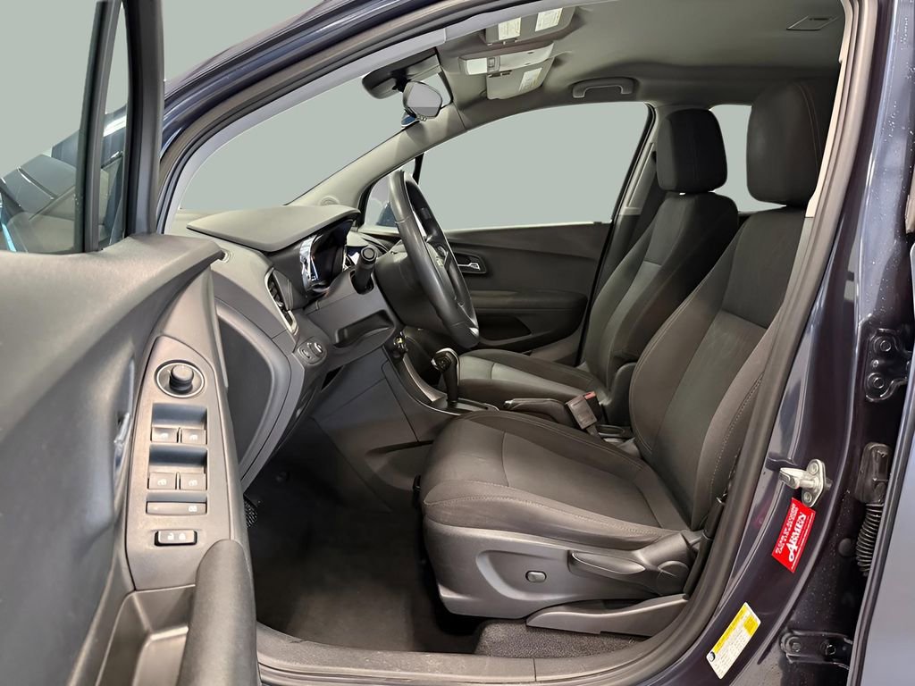 Used 2018 Chevrolet Trax LT image 14