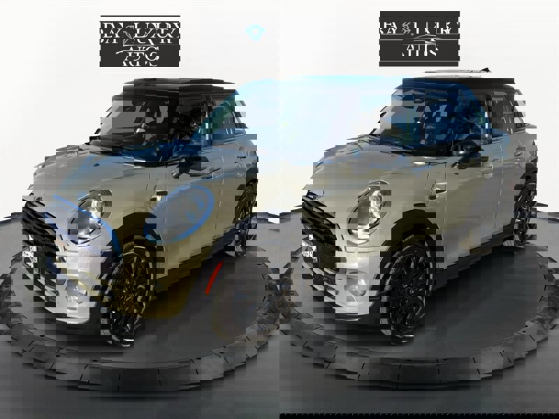 Used 2019 MINI Cooper 4-Door Hardtop w/ Signature Upholstery Package image 28