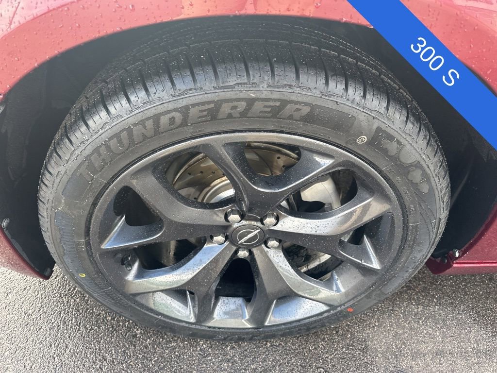 Used 2021 Chrysler 300 S image 31