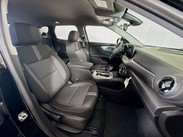 New 2026 Chevrolet Blazer LT w/ LPO, Black Sport Package FWD image 30