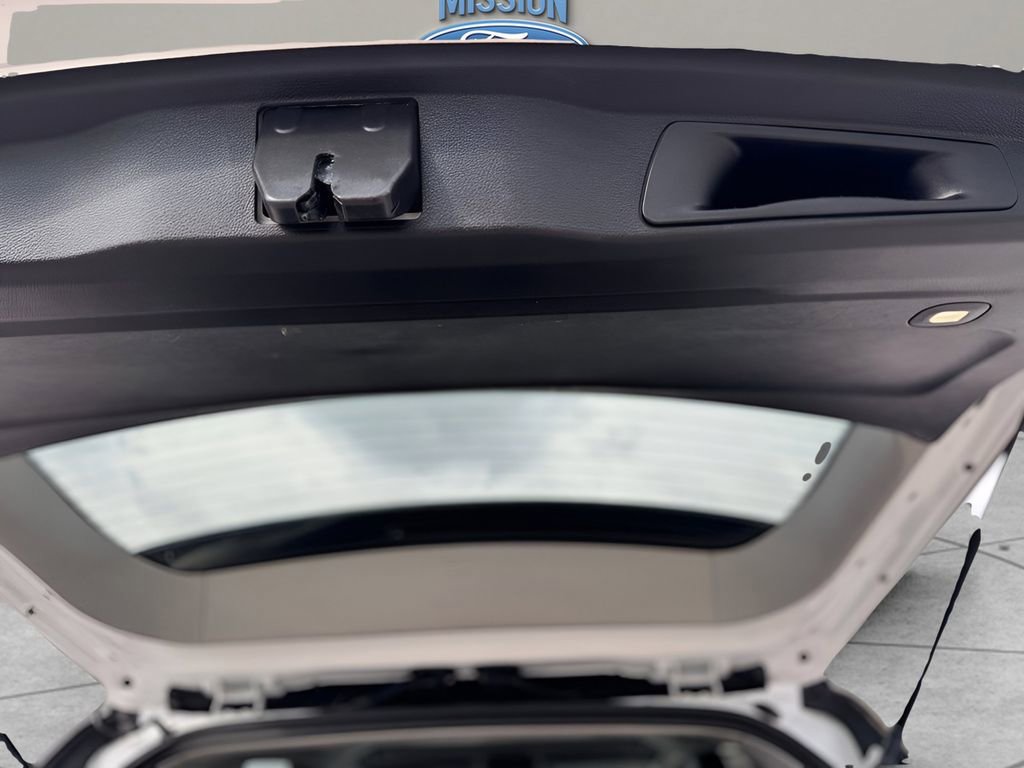 Used 2023 Jeep Grand Cherokee Laredo image 10