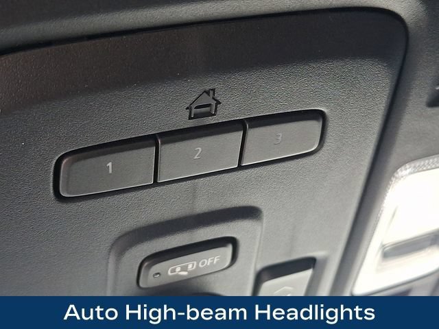 Used 2024 GMC Yukon XL Denali w/ Advanced Technology Package AWD/4WD image 29
