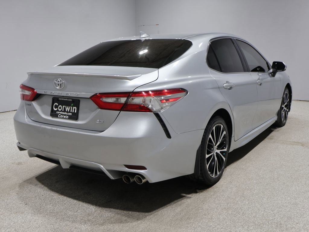 Used 2018 Toyota Camry SE w/ Audio Package FWD image 2