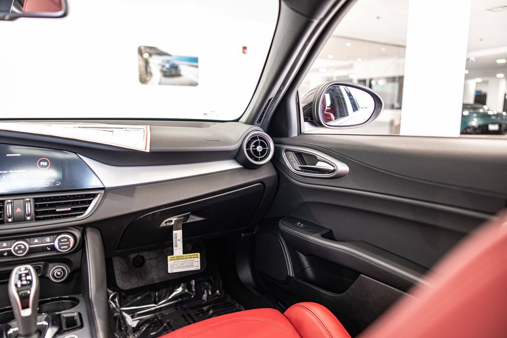 New 2026 Alfa Romeo Giulia AWD w/ Driving Assist Package image 39