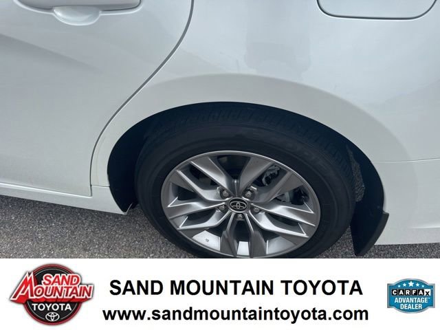 Used 2022 Toyota Avalon XLE w/ Moonroof Package FWD image 11