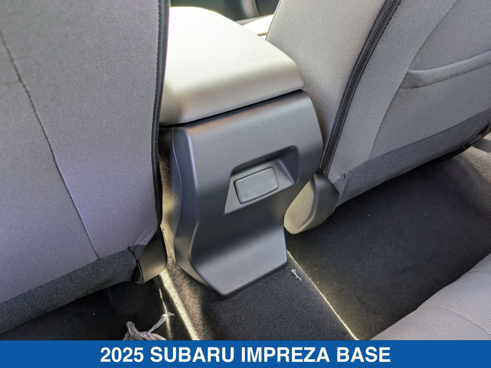 Certified 2025 Subaru Impreza 2.0i image 11