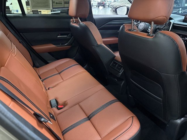 Used 2024 MAZDA CX-50 Meridian Edition w/ Apex Package image 12