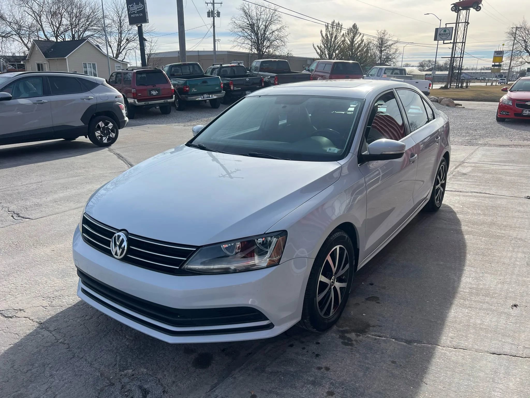 Used 2017 Volkswagen Jetta SE image 4