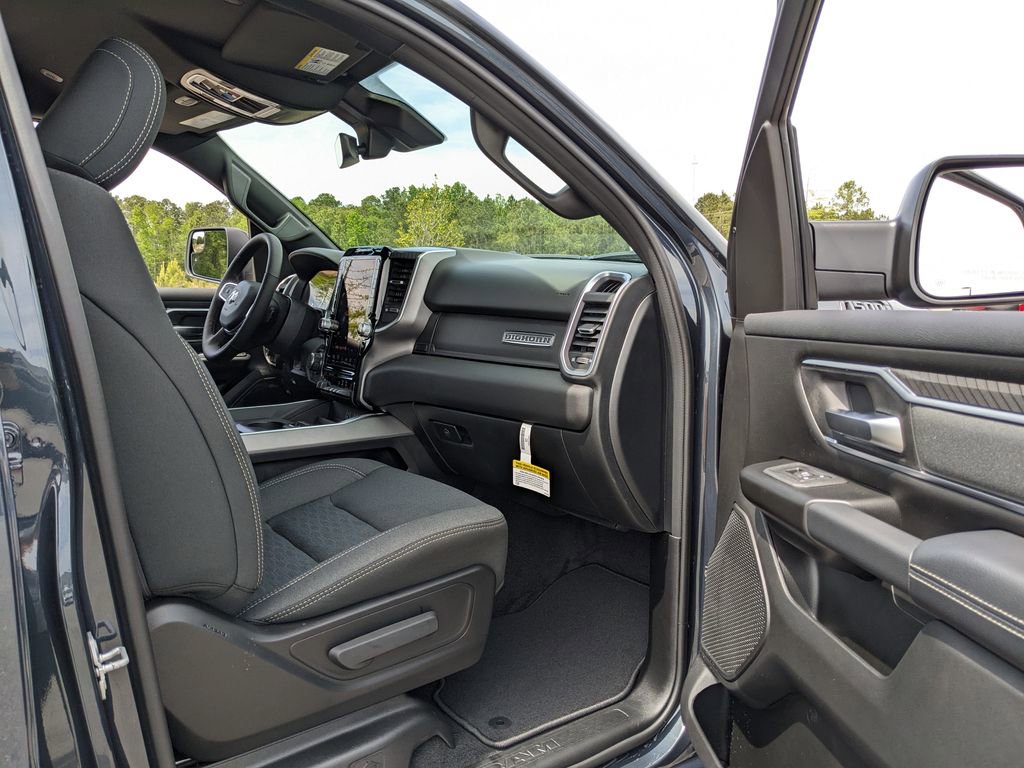 Used 2026 RAM 1500 4x4 Crew Cab image 46