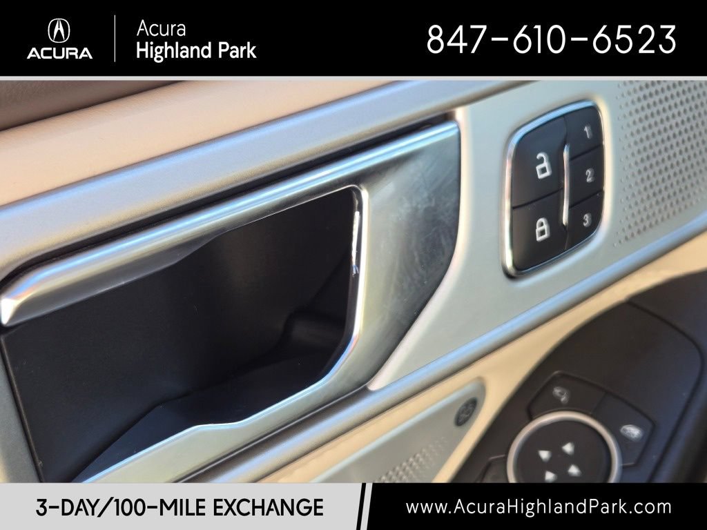 Used 2020 Ford Explorer Platinum w/ Premium Technology Package AWD/4WD image 37