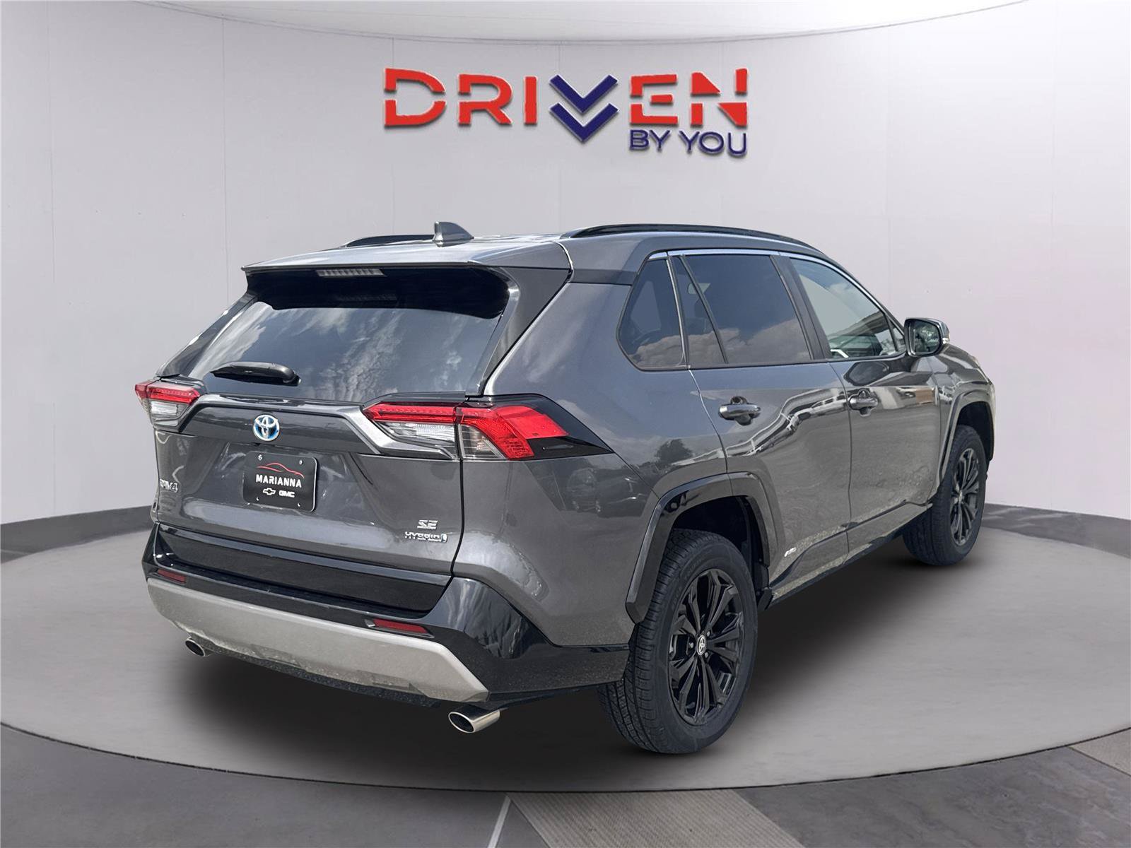 Used 2022 Toyota RAV4 SE w/ Convenience Package AWD/4WD image 4