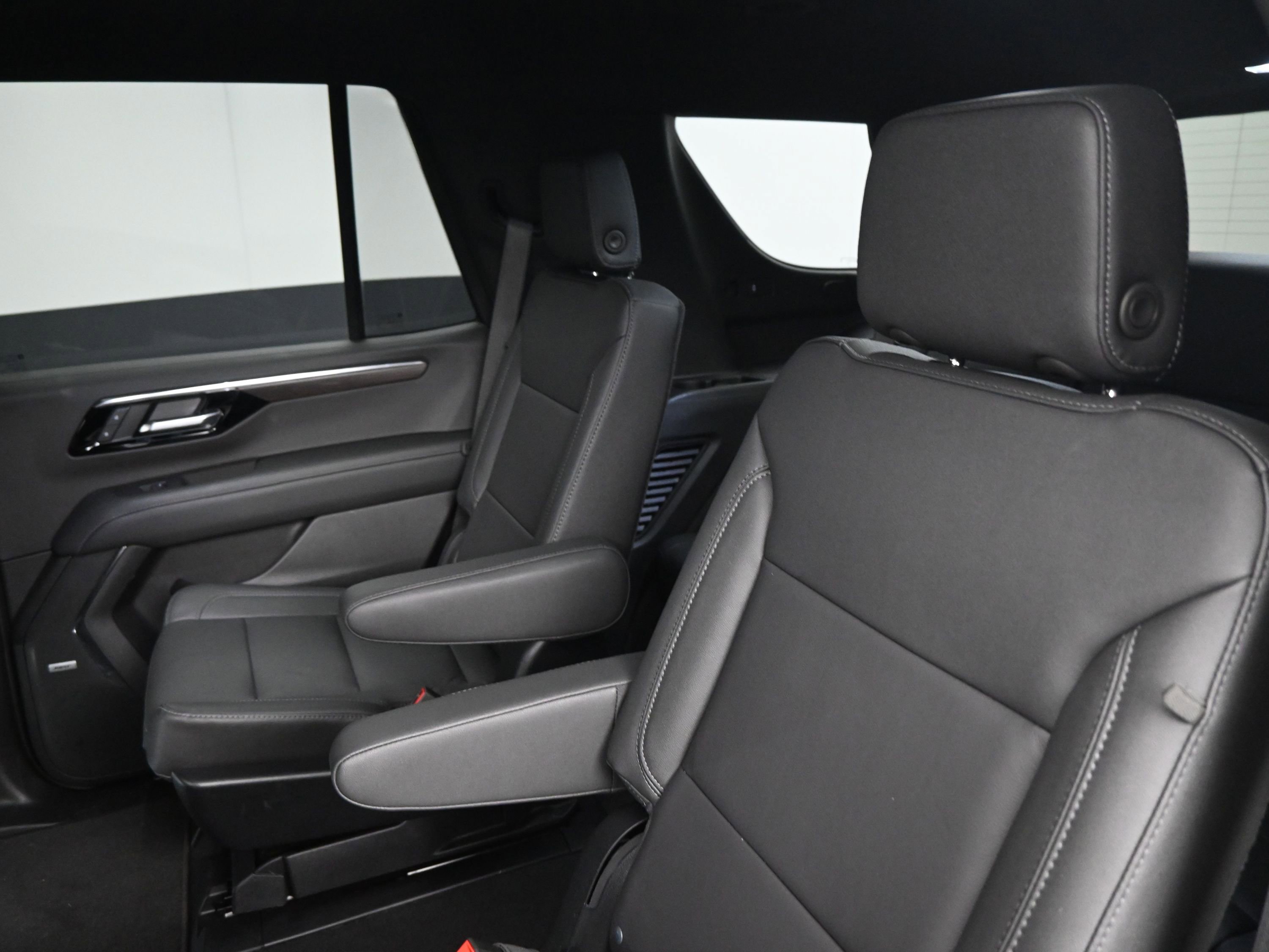 Used 2026 Chevrolet Tahoe Z71 w/ Comfort Package image 17