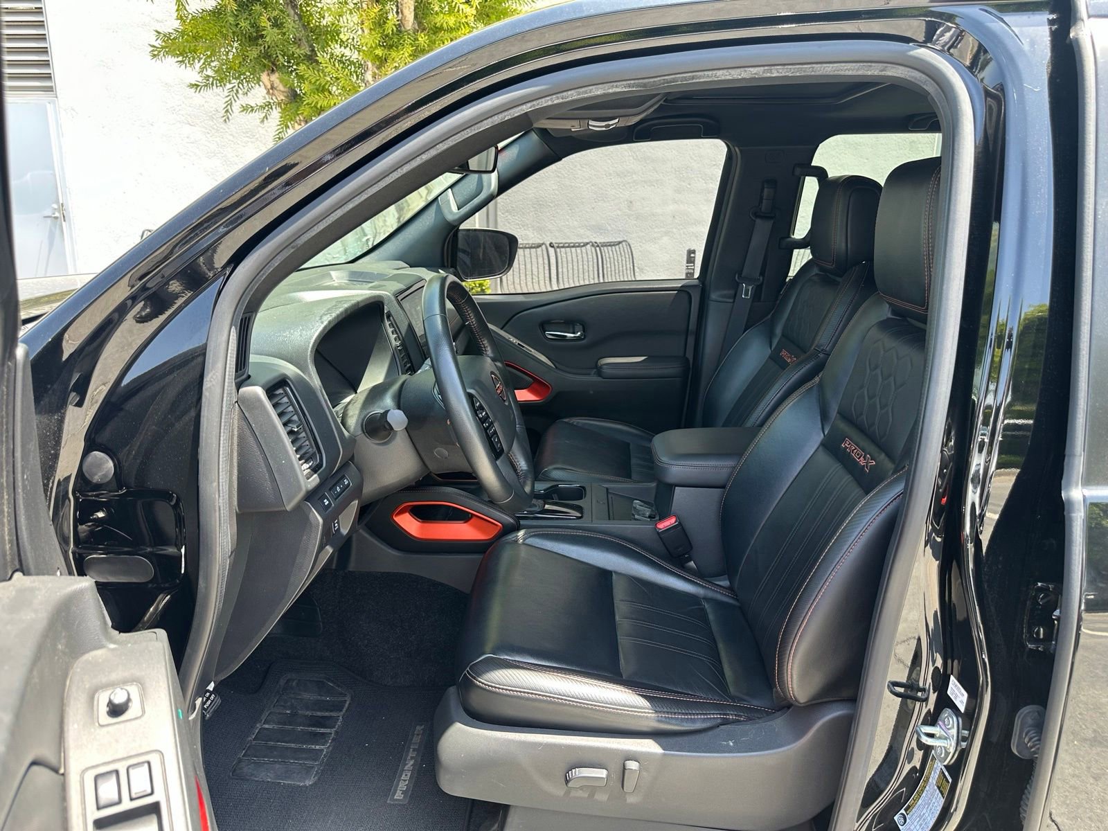 Used 2023 Nissan Frontier Pro-X w/ Pro-X Premium Package RWD image 2