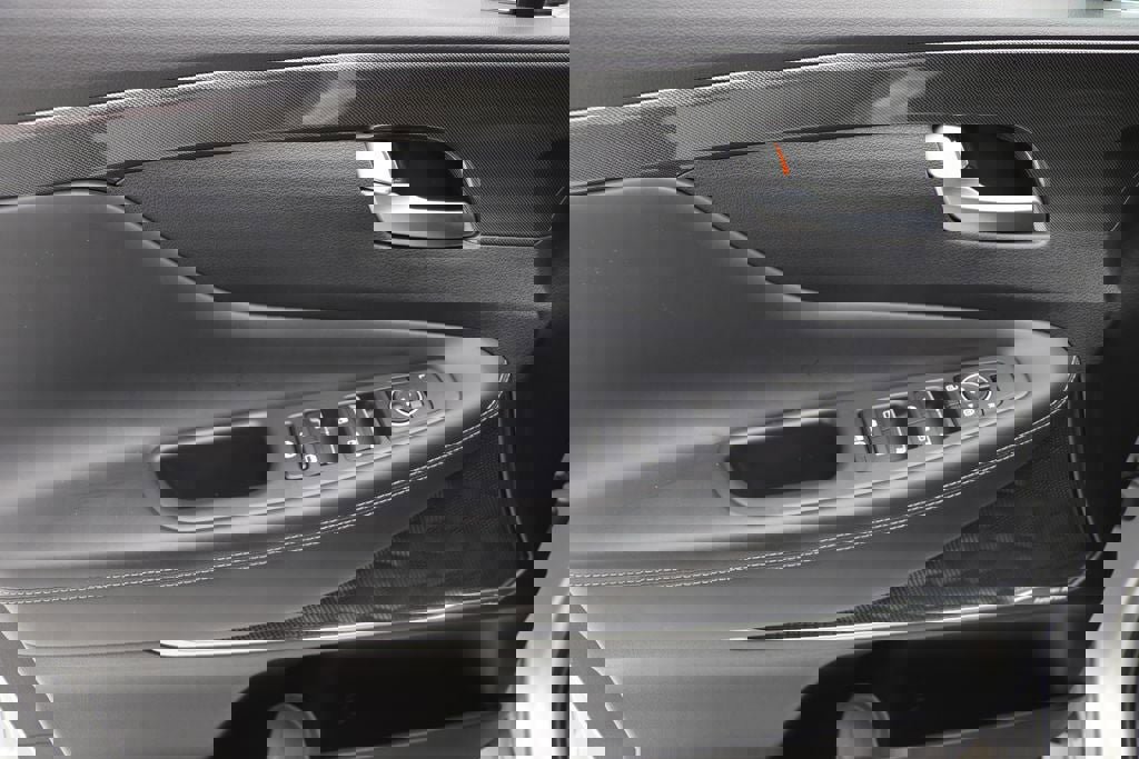 Used 2023 Hyundai Santa Fe SEL w/ Premium Package image 16