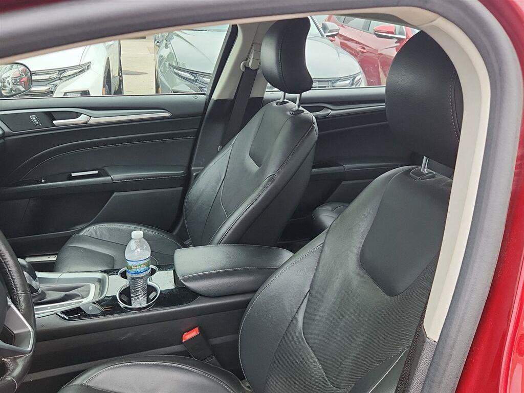 Used 2016 Ford Fusion Titanium FWD image 12
