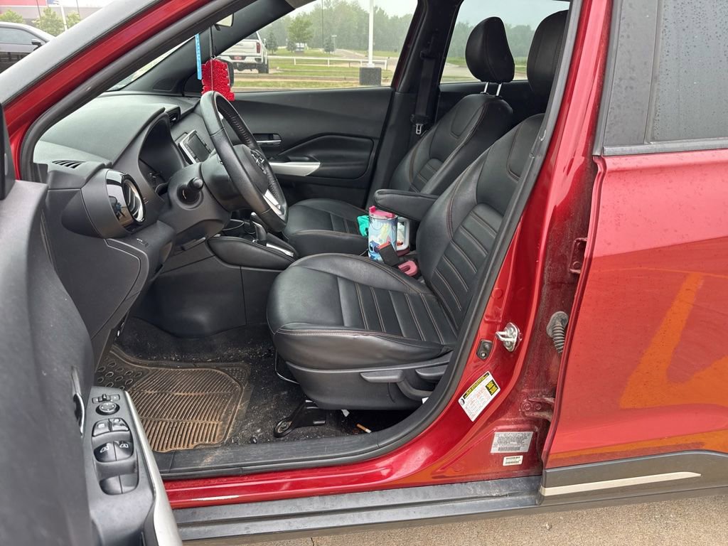 Used 2019 Nissan Kicks SR w/ SR Premium Package FWD image 11