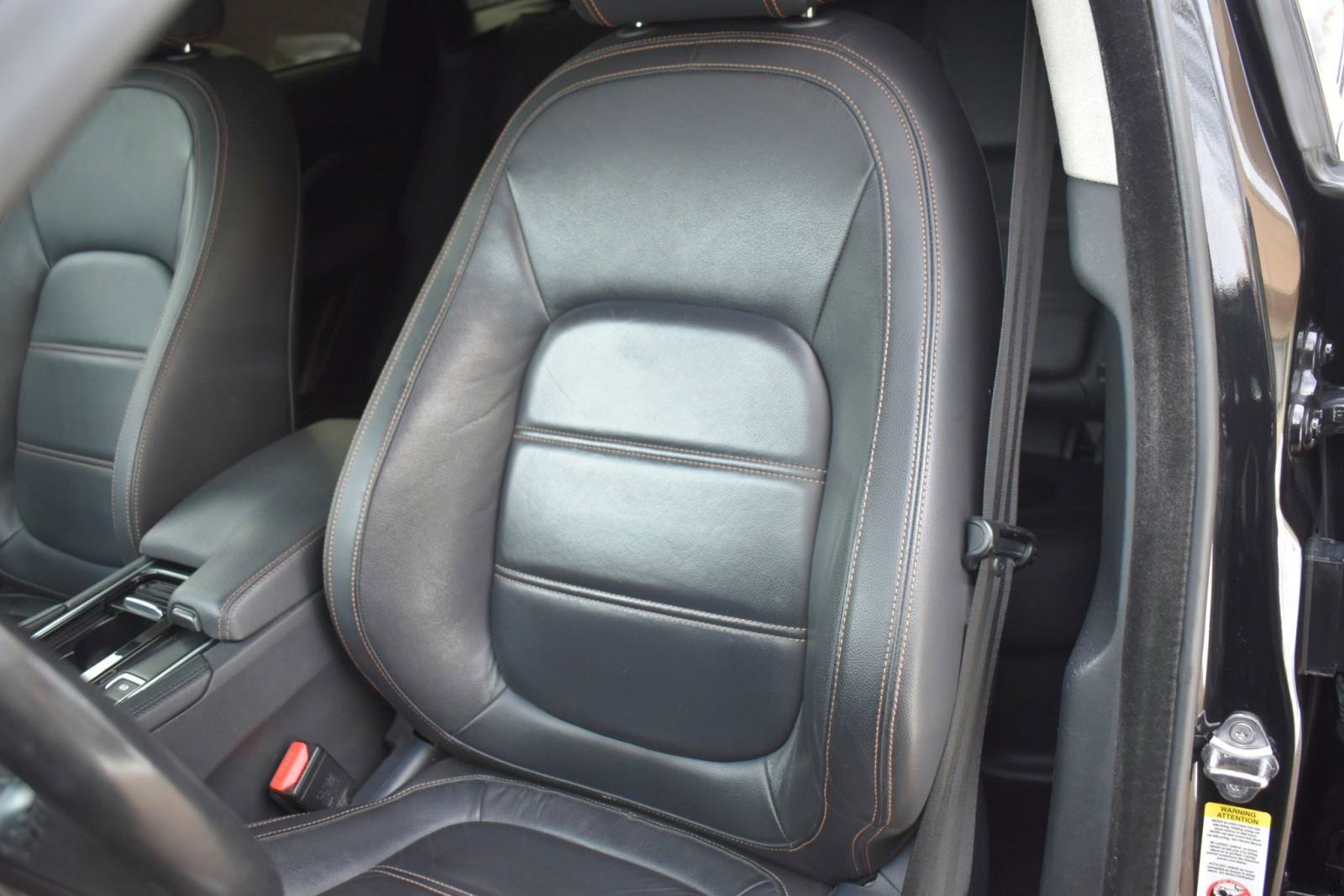 Used 2019 Jaguar F-PACE Prestige image 33