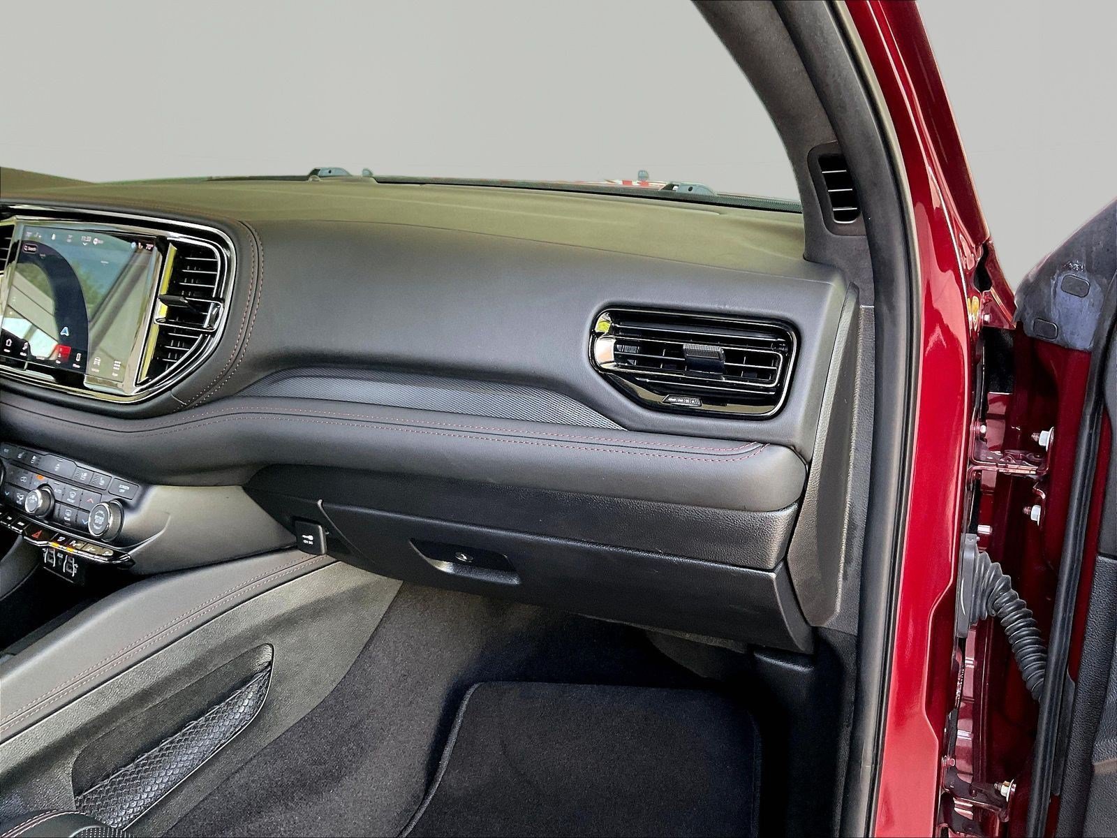 Used 2022 Dodge Durango R/T w/ Tow 'N Go Package AWD/4WD image 26
