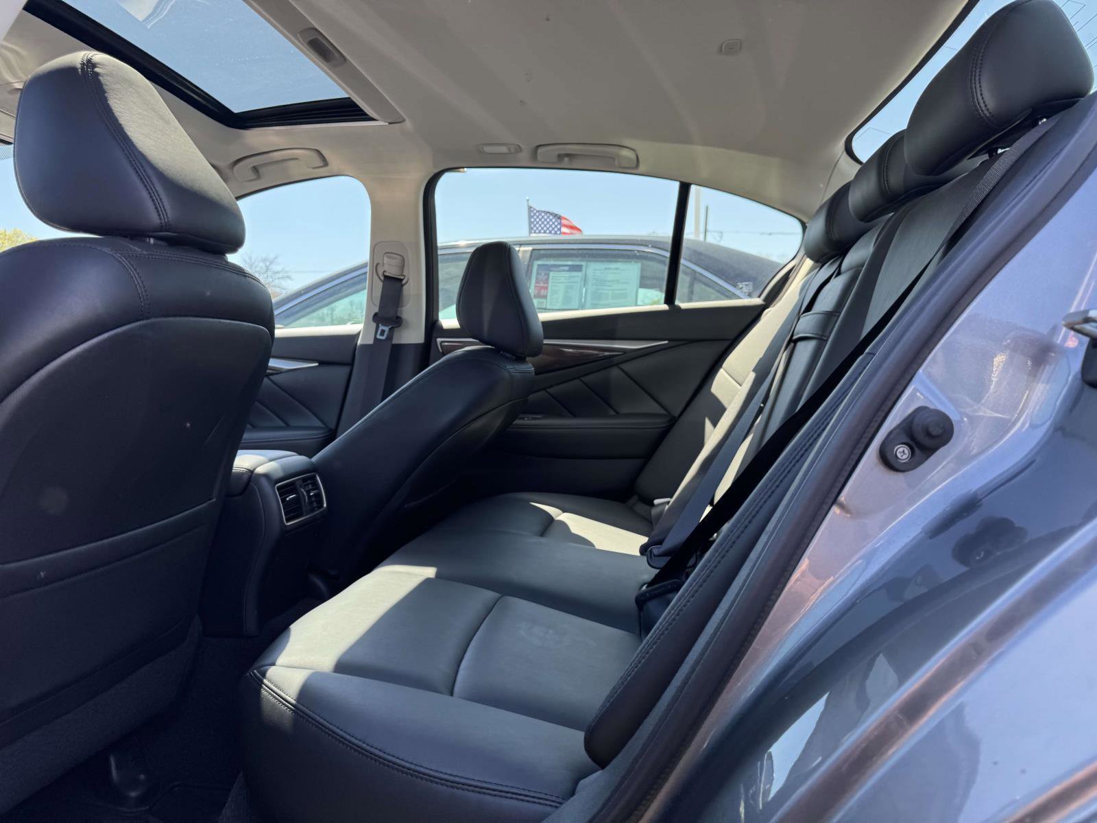 Used 2019 INFINITI Q50 Luxe w/ Essential Package (3.0T Luxe) AWD/4WD image 8