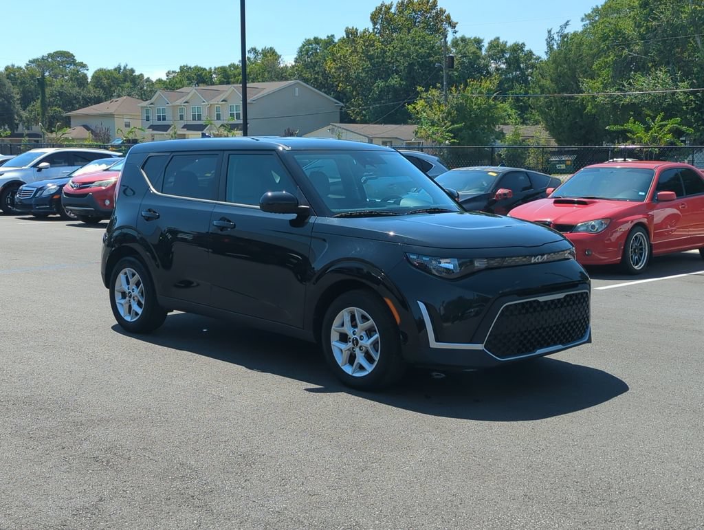 Used 2024 Kia Soul LX w/ Option Group 015 FWD image 9
