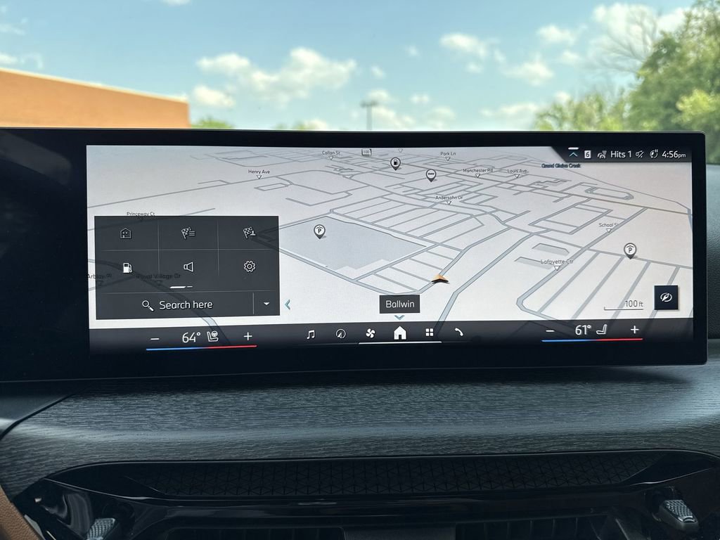 Used 2025 BMW 330i xDrive Sedan w/ Convenience Package image 19