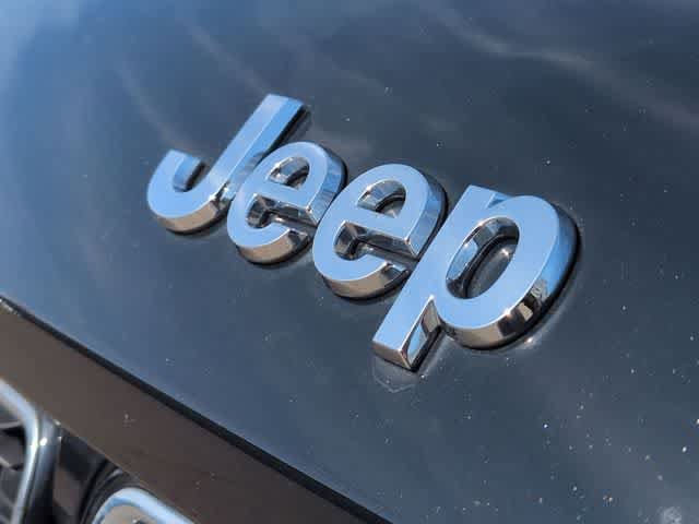 Used 2023 Jeep Grand Cherokee Limited AWD/4WD image 12
