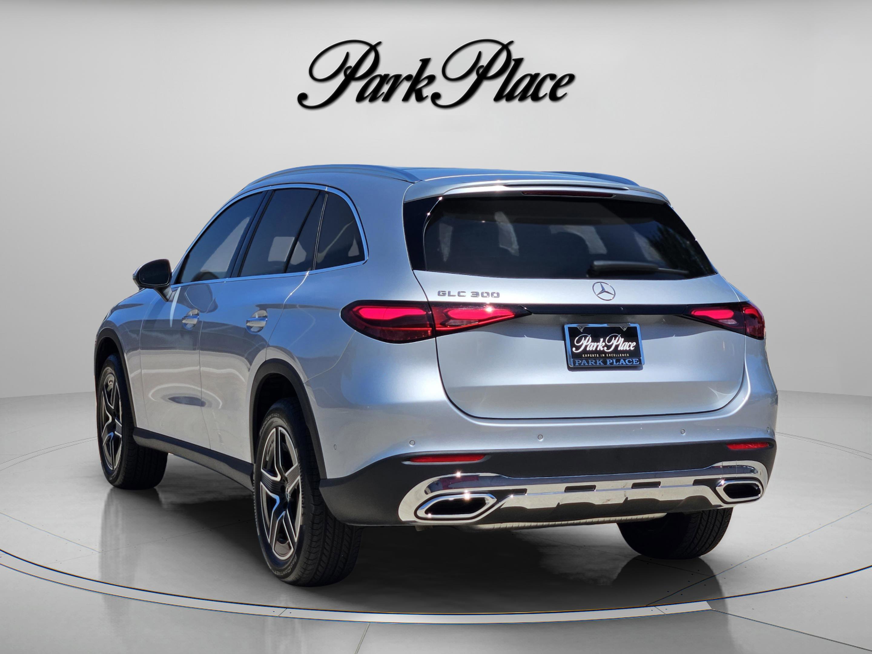 Certified 2026 Mercedes-Benz GLC 300 image 3