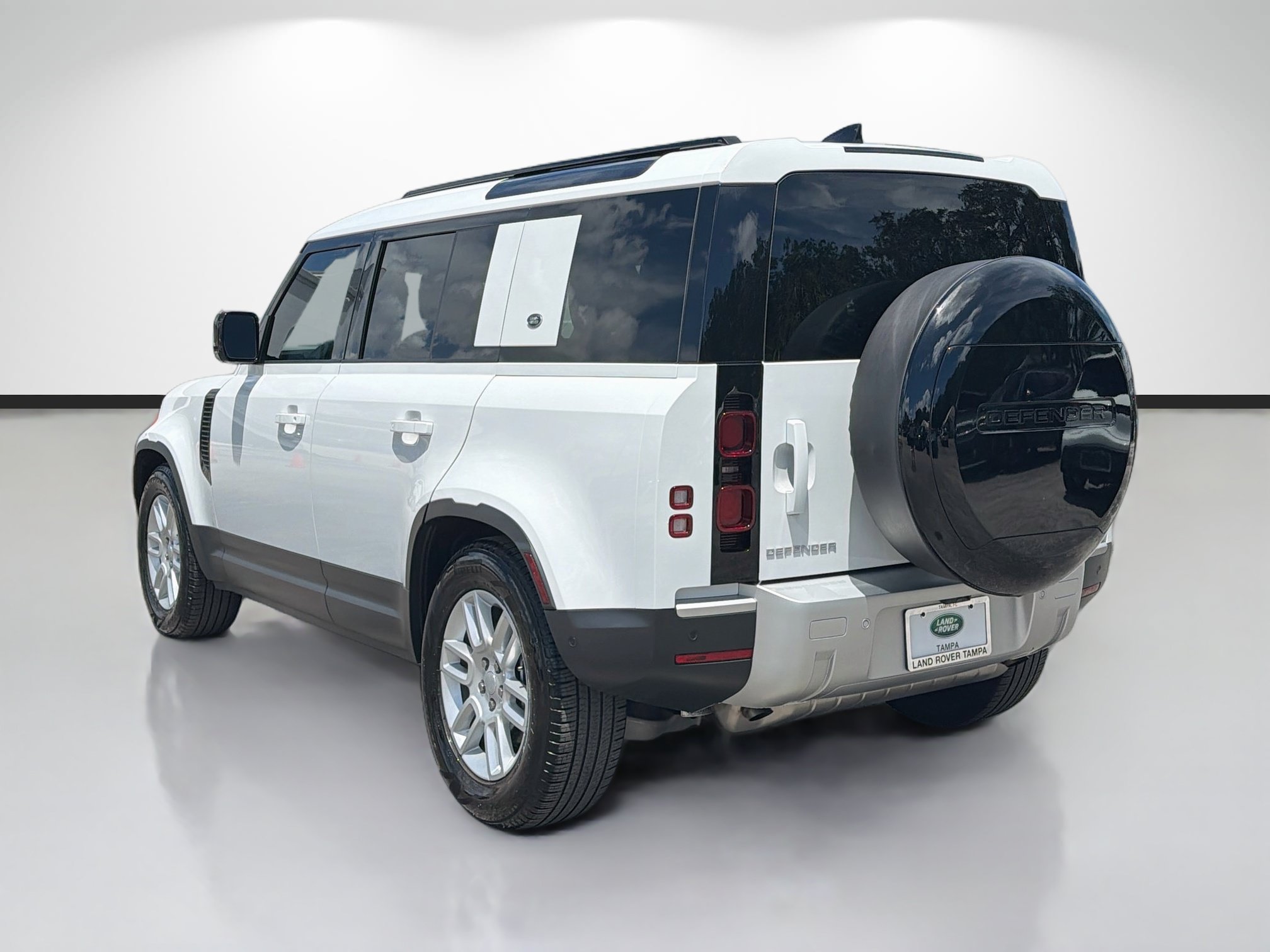 Used 2024 Land Rover Defender 110 S AWD/4WD image 3