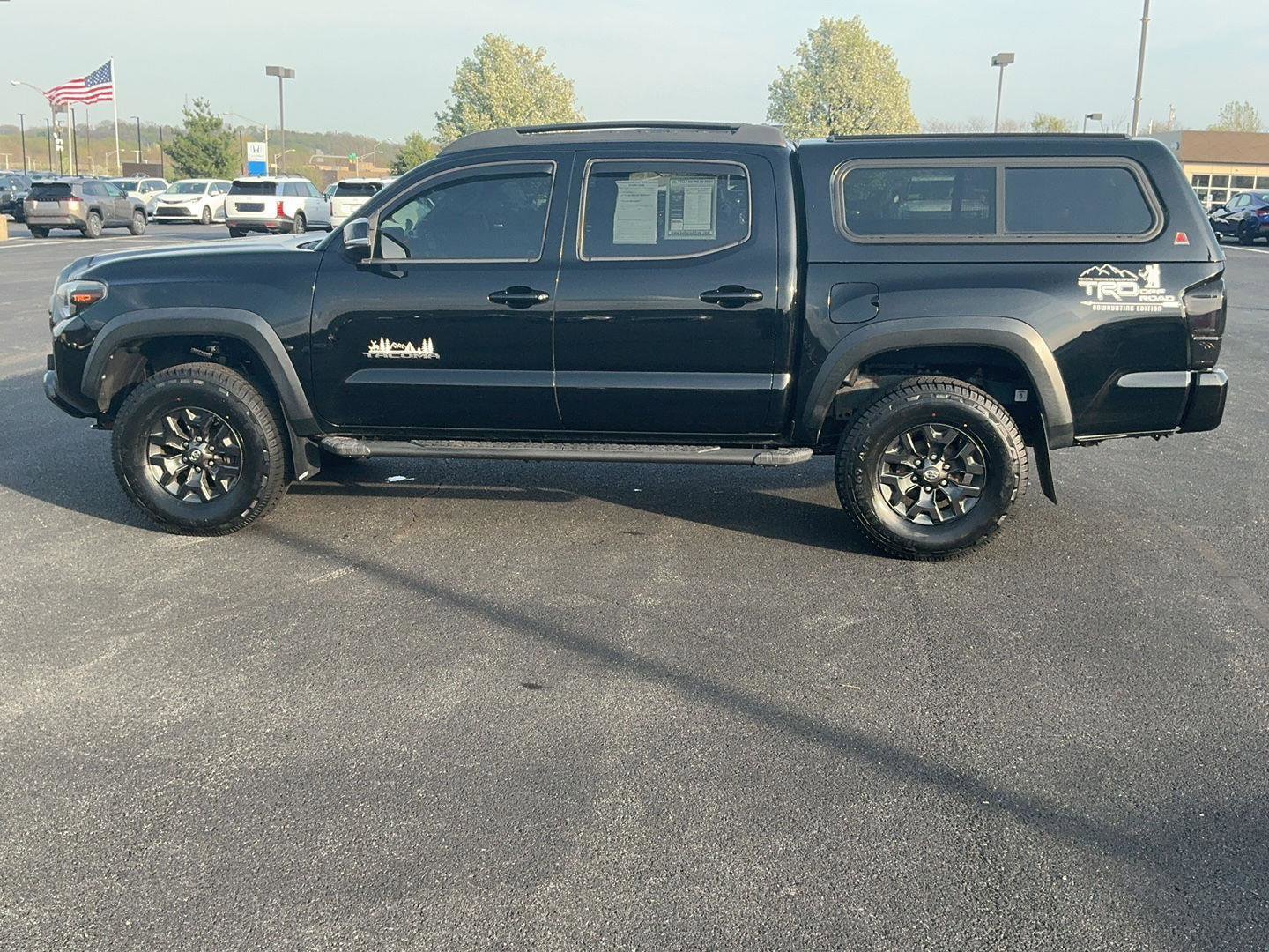 Used 2017 Toyota Tacoma TRD Off-Road w/ Tow Package (A/T) image 11