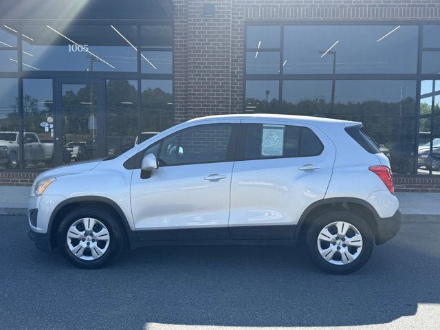 Used 2016 Chevrolet Trax LS w/ LPO, Cargo Package FWD image 3