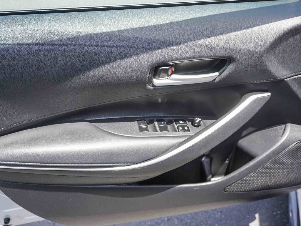 Used 2020 Toyota Corolla SE FWD image 18