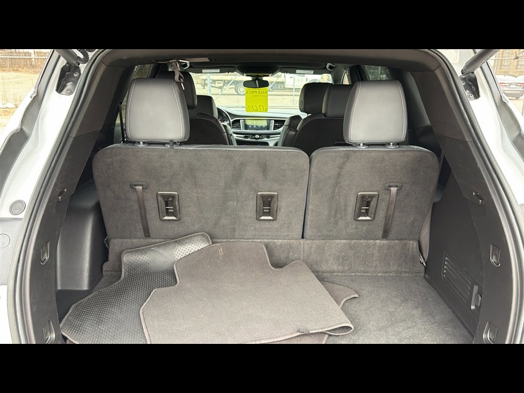 Used 2023 Buick Enclave Essence FWD image 27