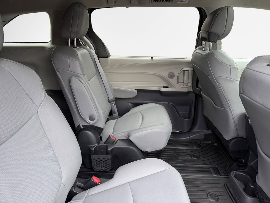 Used 2023 Toyota Sienna XLE w/ XLE Plus Package AWD/4WD image 29