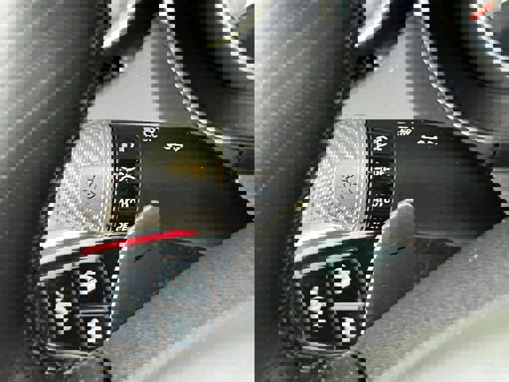 Used 2024 Genesis GV70 3.5T Sport image 19