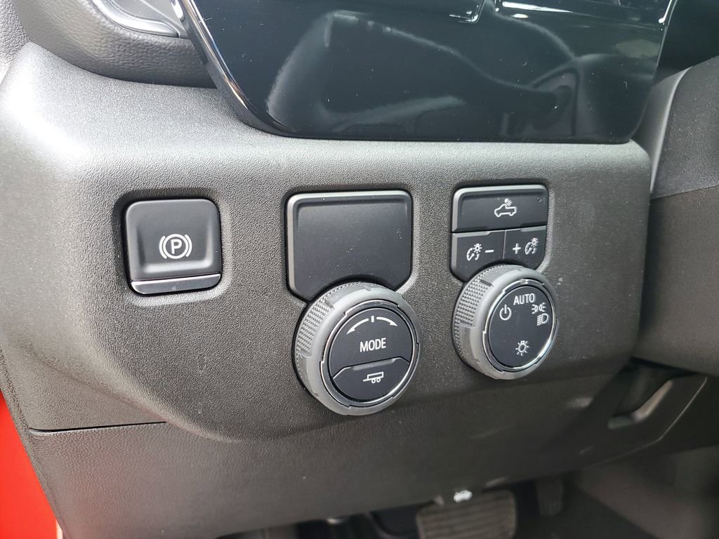 Used 2025 Chevrolet Silverado 1500 LT w/ Convenience Package II RWD image 22