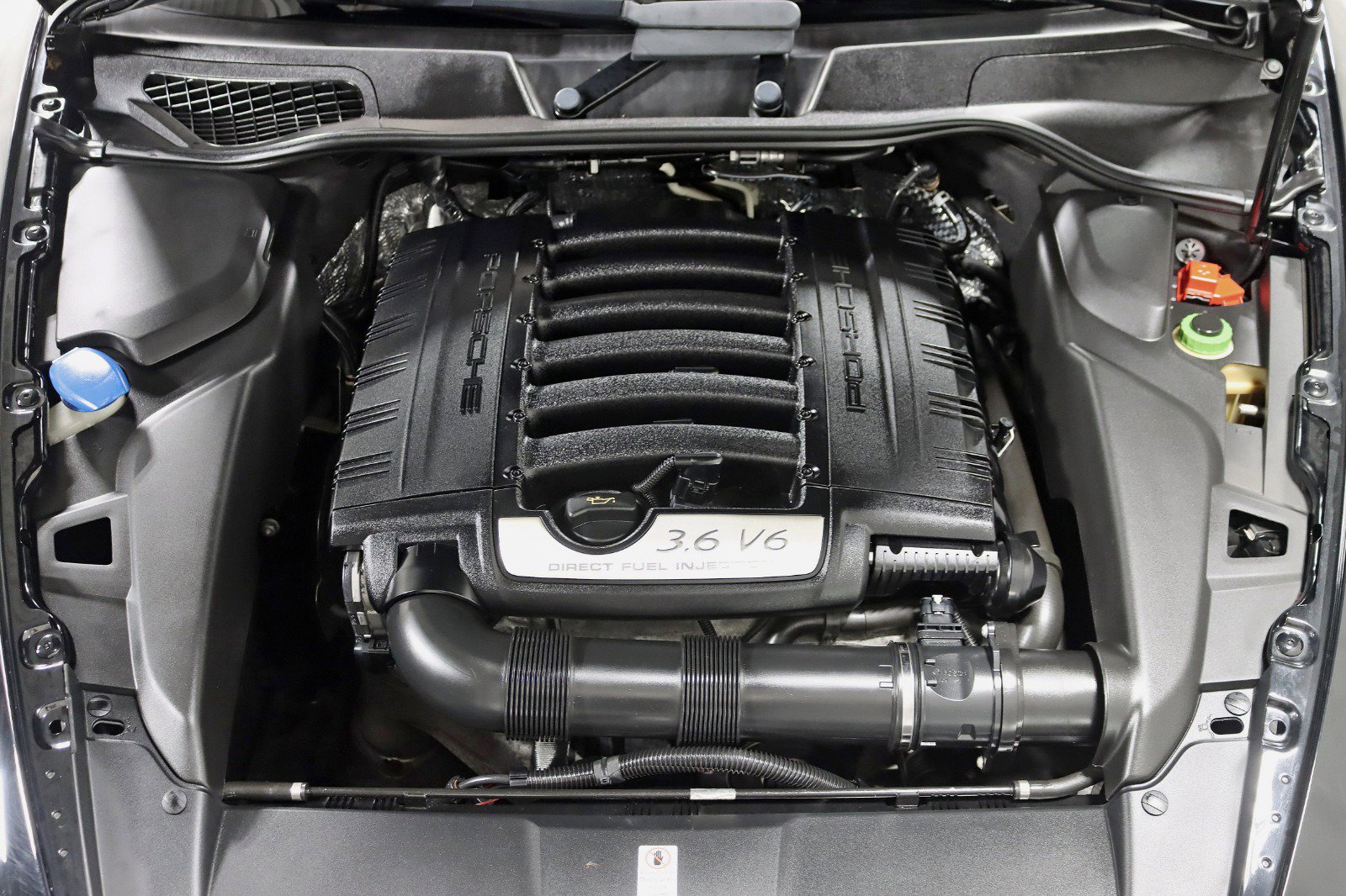 Used 2014 Porsche Cayenne Platinum Edition image 37