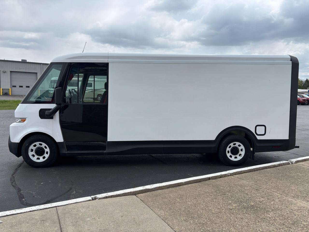 Used 2024 Chevrolet Brightdrop 600 w/ Commercial Equipment Package AWD/4WD image 6