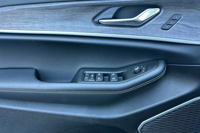 New 2025 Jeep Grand Cherokee Limited 4xe image 8